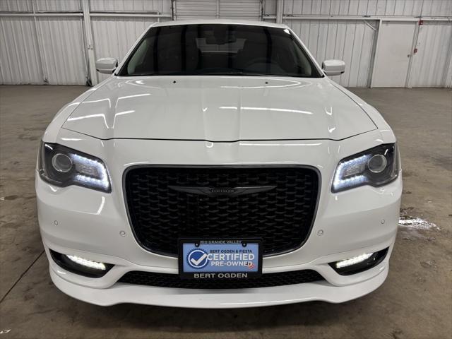 2022 Chrysler 300 Touring L