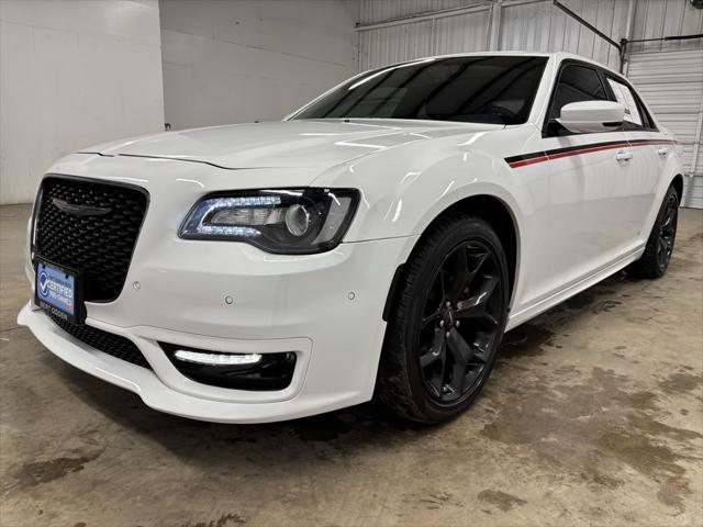 2022 Chrysler 300 Touring L