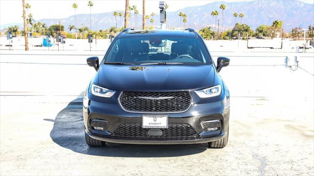 2025 Chrysler Pacifica PACIFICA LIMITED