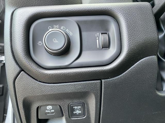 2025 RAM Ram 1500 RAM 1500 TRADESMAN QUAD CAB 4X4 64 BOX