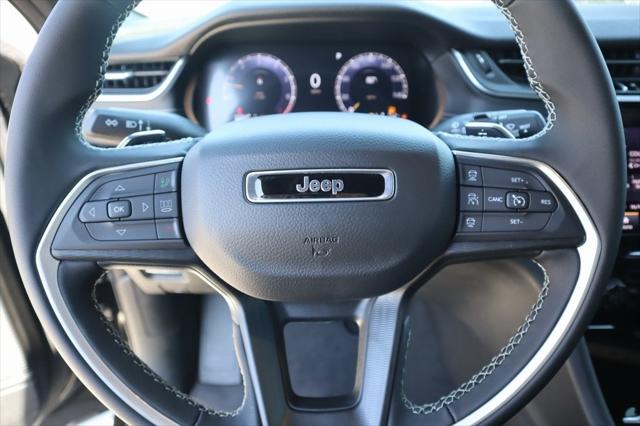 2025 Jeep Grand Cherokee GRAND CHEROKEE L LAREDO X 4X4