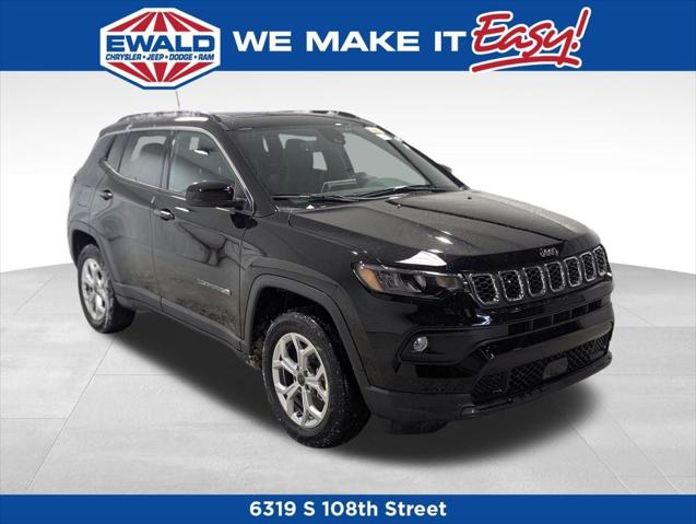 2025 Jeep Compass COMPASS LATITUDE 4X4