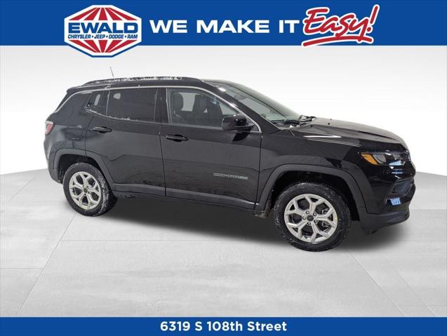 2025 Jeep Compass COMPASS LATITUDE 4X4