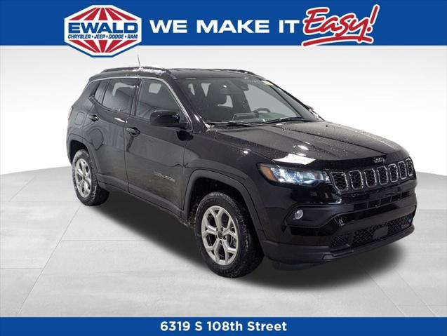 2025 Jeep Compass COMPASS LATITUDE 4X4