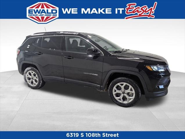2025 Jeep Compass COMPASS LATITUDE 4X4