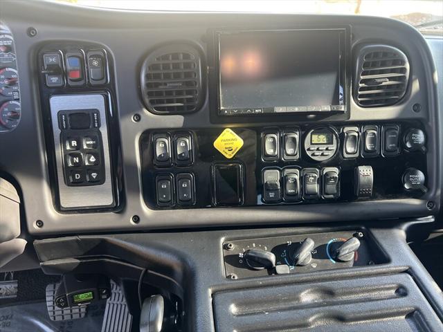 2015 Freightliner P4xl SPORTCHASSIS