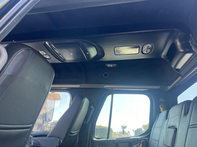 2015 Freightliner P4xl SPORTCHASSIS