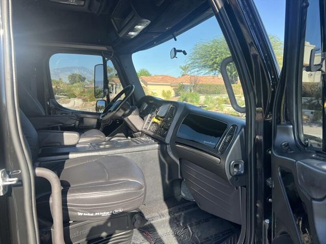 2015 Freightliner P4xl SPORTCHASSIS