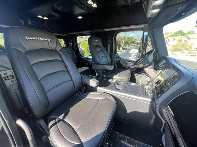 2015 Freightliner P4xl SPORTCHASSIS