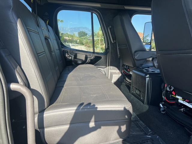 2015 Freightliner P4xl SPORTCHASSIS