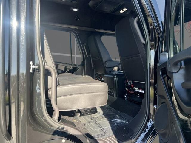2015 Freightliner P4xl SPORTCHASSIS