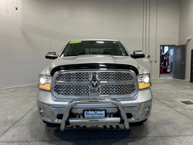2018 RAM 1500 Laramie Crew Cab 4x4 64 Box