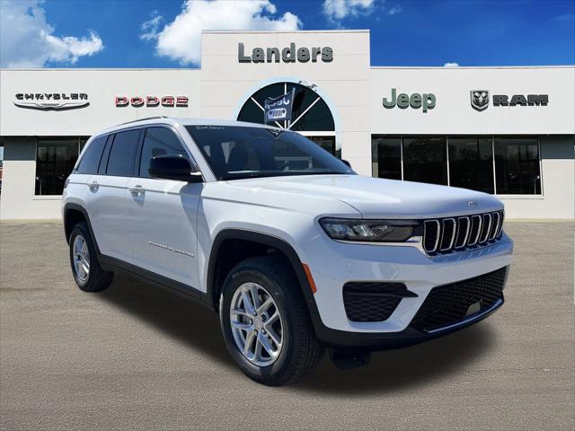 2025 Jeep Grand Cherokee GRAND CHEROKEE LAREDO X 4X4