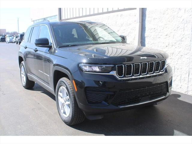 2025 Jeep Grand Cherokee GRAND CHEROKEE LAREDO X 4X4