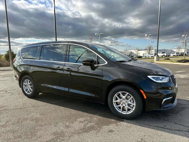 2025 Chrysler Pacifica PACIFICA SELECT
