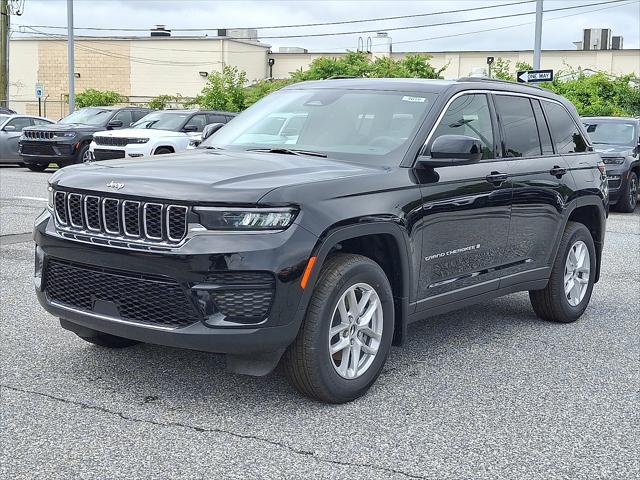 2025 Jeep Grand Cherokee GRAND CHEROKEE LAREDO X 4X4