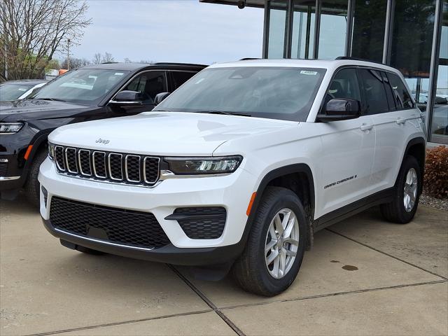 2025 Jeep Grand Cherokee GRAND CHEROKEE LAREDO X 4X4