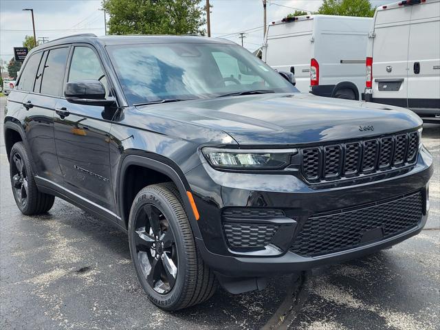 2025 Jeep Grand Cherokee GRAND CHEROKEE ALTITUDE 4X4