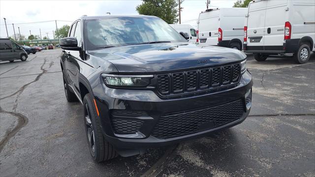 2025 Jeep Grand Cherokee GRAND CHEROKEE ALTITUDE 4X4