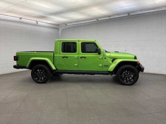 2025 Jeep Gladiator GLADIATOR NIGHTHAWK 4X4