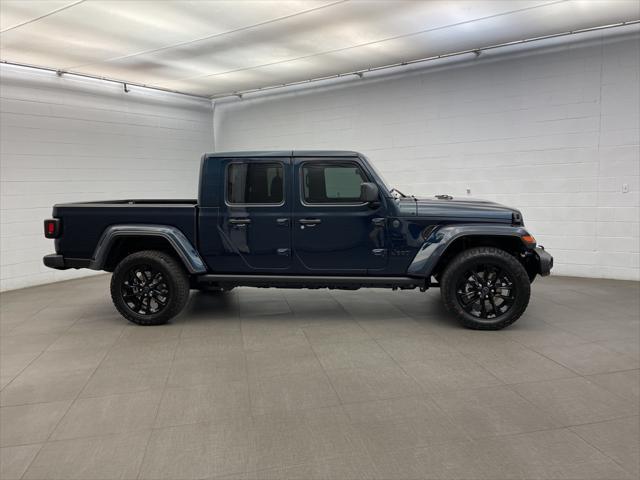 2025 Jeep Gladiator GLADIATOR NIGHTHAWK 4X4