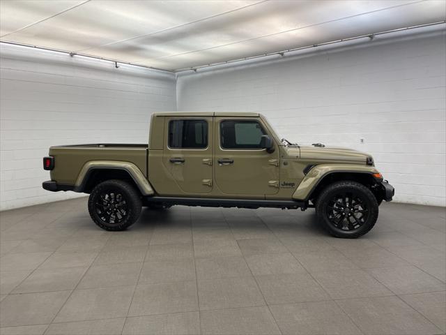 2025 Jeep Gladiator GLADIATOR NIGHTHAWK 4X4