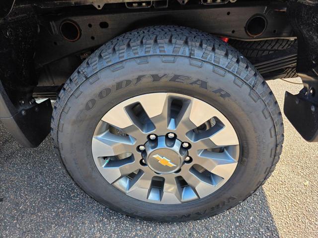 2025 Chevrolet Silverado 2500HD 4WD Crew Cab Standard Bed Custom