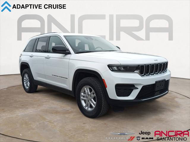 2023 Jeep Grand Cherokee Laredo 4x2