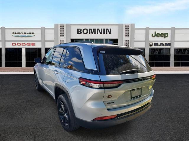 2022 Jeep Grand Cherokee Altitude 4x4 2022 Jeep Grand Cherokee Altitude 4x4