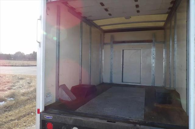 2011 Ford E-350 Cutaway E-350