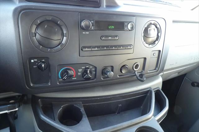 2011 Ford E-350 Cutaway E-350