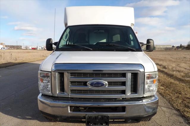 2011 Ford E-350 Cutaway E-350