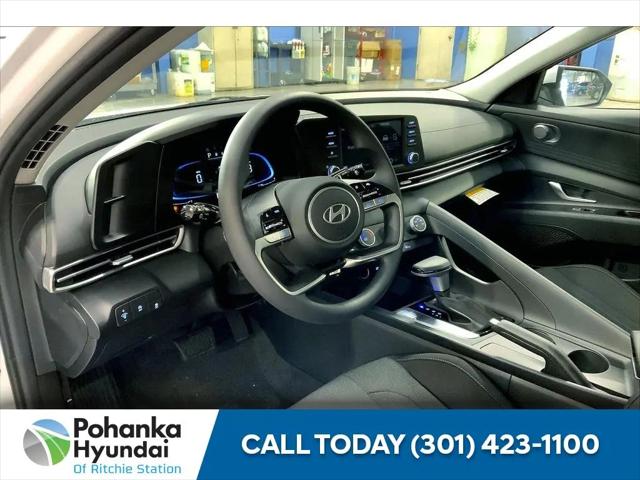 2025 Hyundai Elantra SE