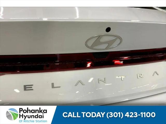 2025 Hyundai Elantra SE
