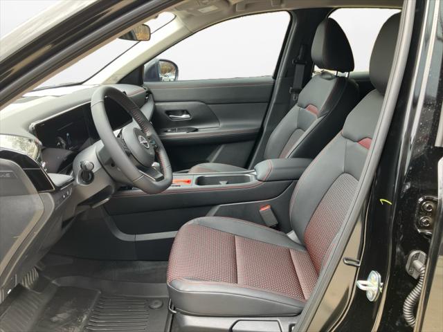 2025 Nissan Kicks SR FWD