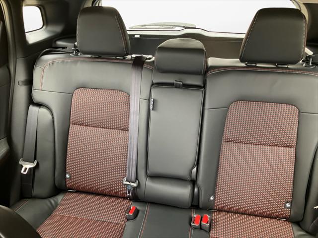 2025 Nissan Kicks SR FWD