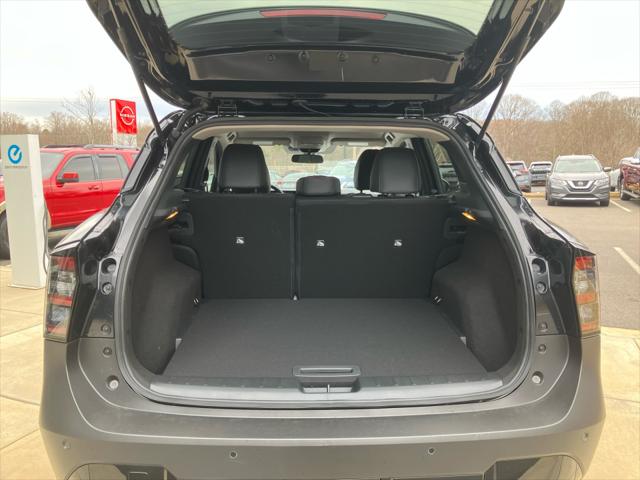 2025 Nissan Kicks SR FWD