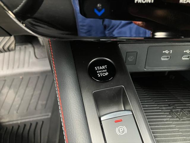 2025 Nissan Kicks SR FWD