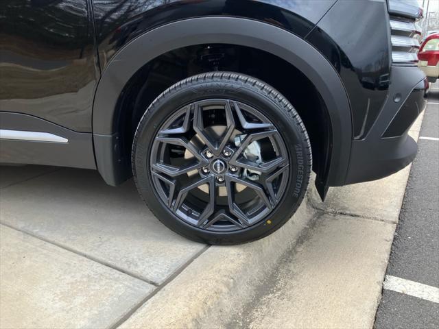2025 Nissan Kicks SR FWD