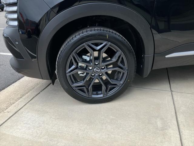 2025 Nissan Kicks SR FWD