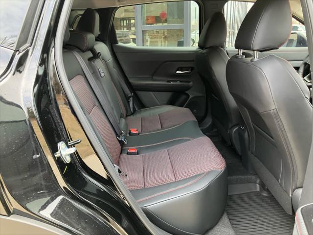 2025 Nissan Kicks SR FWD