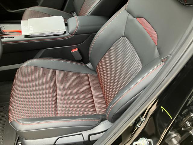 2025 Nissan Kicks SR FWD