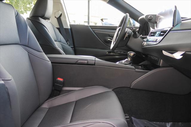 2025 Lexus ES 350 Unknown