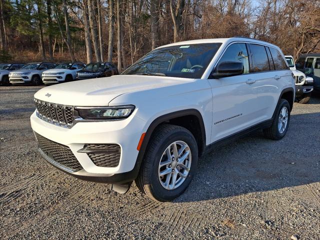 2025 Jeep Grand Cherokee GRAND CHEROKEE LAREDO X 4X4