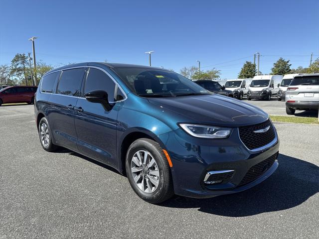 2025 Chrysler Pacifica Hybrid PACIFICA PLUG-IN HYBRID SELECT