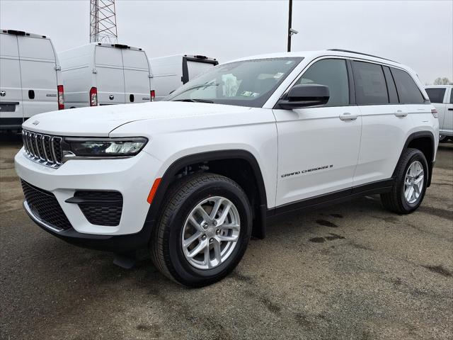 2025 Jeep Grand Cherokee GRAND CHEROKEE LAREDO X 4X4