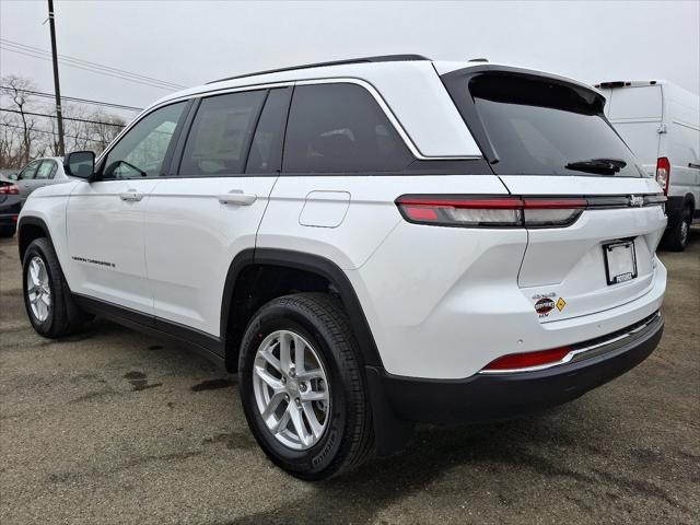 2025 Jeep Grand Cherokee GRAND CHEROKEE LAREDO X 4X4