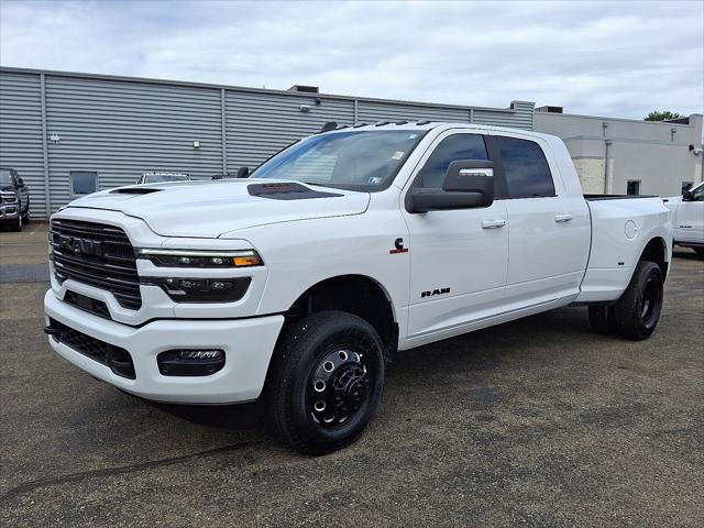 2025 RAM Ram 3500 RAM 3500 LARAMIE MEGA CAB 4X4 64 BOX