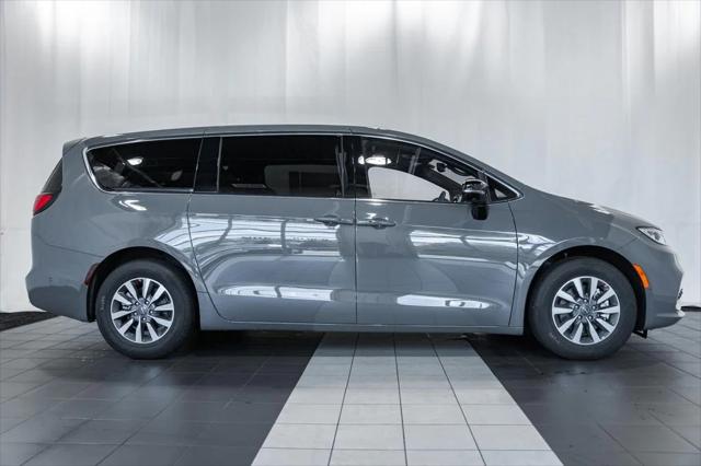 2025 Chrysler Pacifica Hybrid PACIFICA PLUG-IN HYBRID SELECT