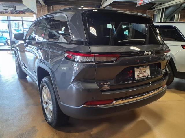 2025 Jeep Grand Cherokee GRAND CHEROKEE LAREDO X 4X4